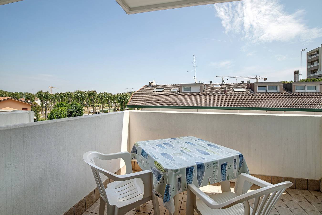 Appartamento intero, Appartamento 'Residence Papaya A202' con piscina condivisa e terrazza privata in Lido di Jesolo, Jesolo