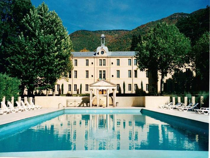 Gîte pour 2 personnes, avec Terrasse et Piscine à Montbrun-les-Bains