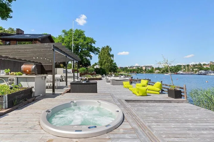 Villa für 10 Personen, mit Balkon und Whirlpool - 1