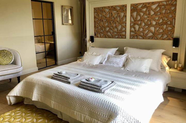 Property 5* in exceptionnal area with jacuzzi in Les Baux-de-Provence, Region de Arles