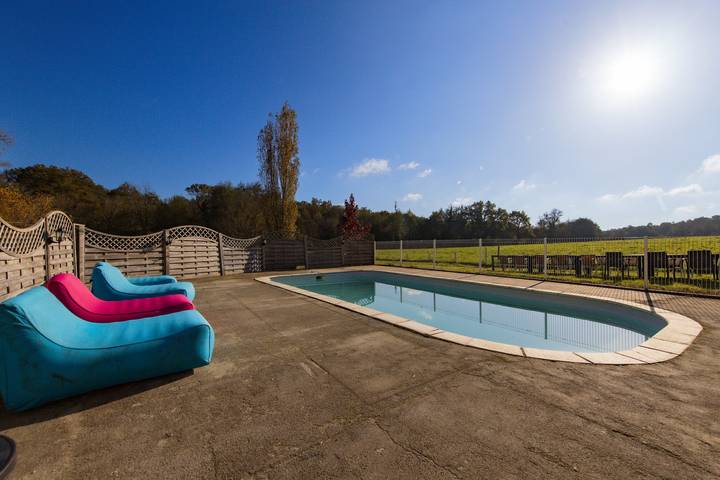 Location de vacances pour 14 personnes, avec jardin, animaux acceptés en Charente - 2