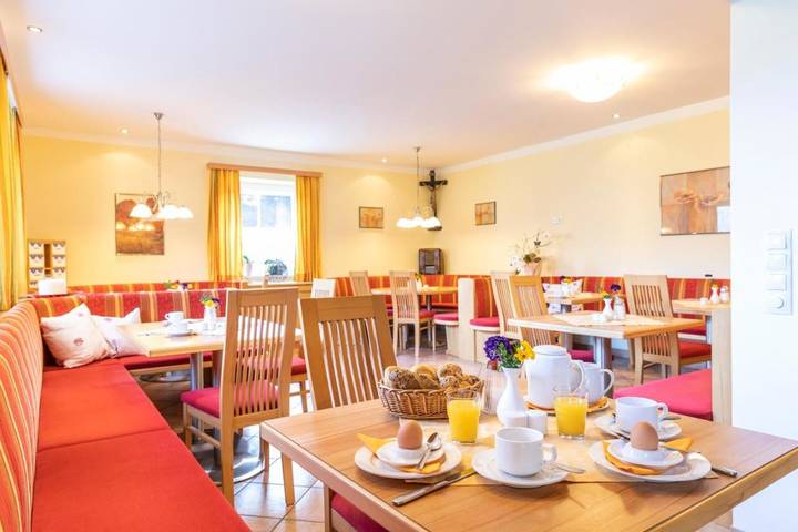 BnB für 2 Personen, mit Sauna und Ausblick sowie Garten und Terrasse in Flachau - 2