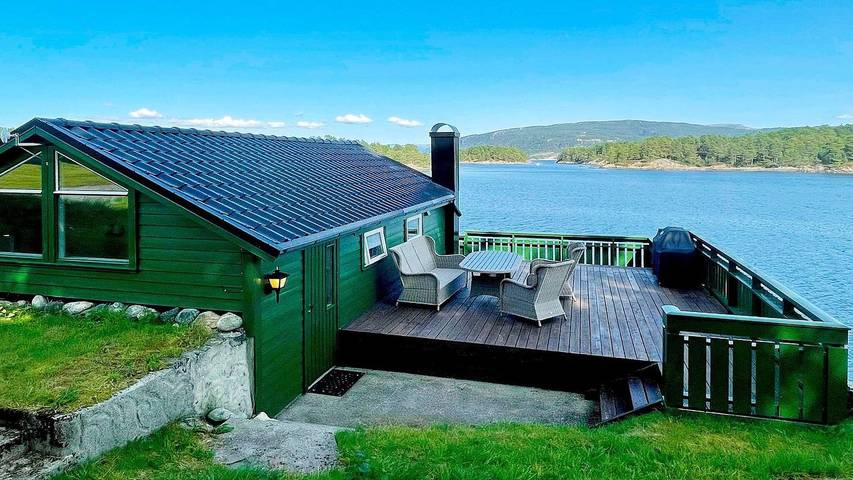 Ferienhaus für 6 Personen, mit Ausblick und Terrasse in Lindås