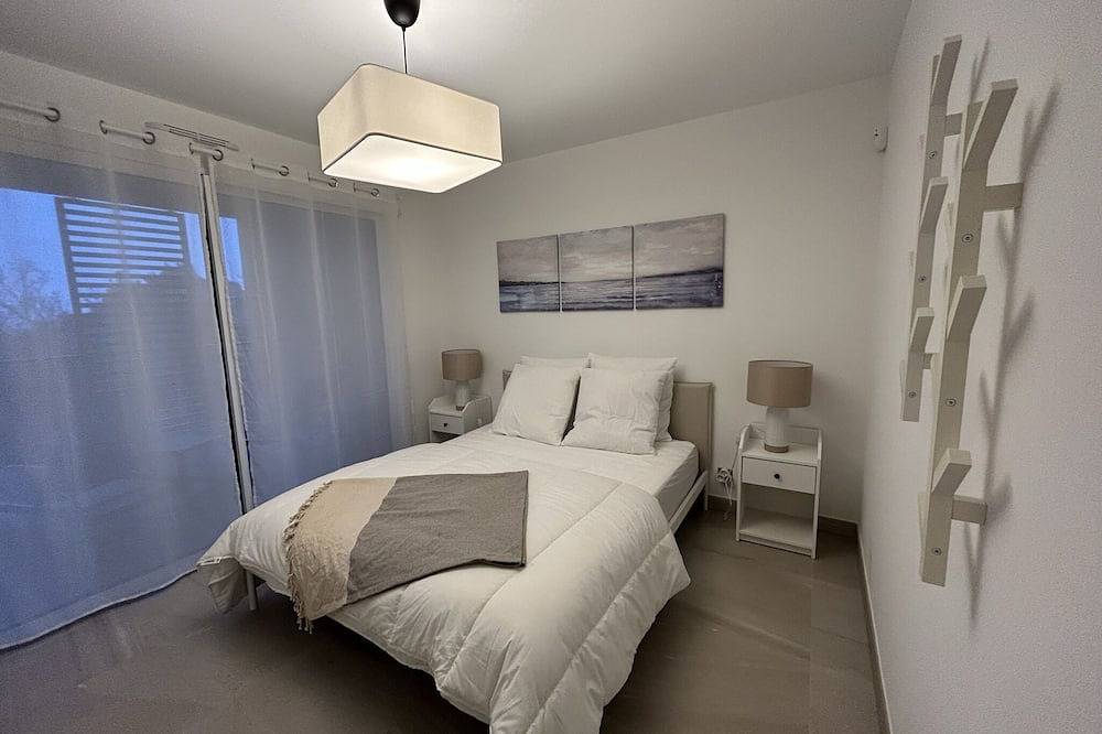 Entire apartment, Très bel appartment 2 chambres avec piscine in Èze, Nice region