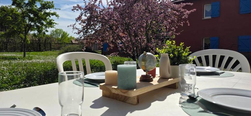 Gîte pour 6 personnes, avec vue ainsi que piscine et jardin à Prayssac - 3