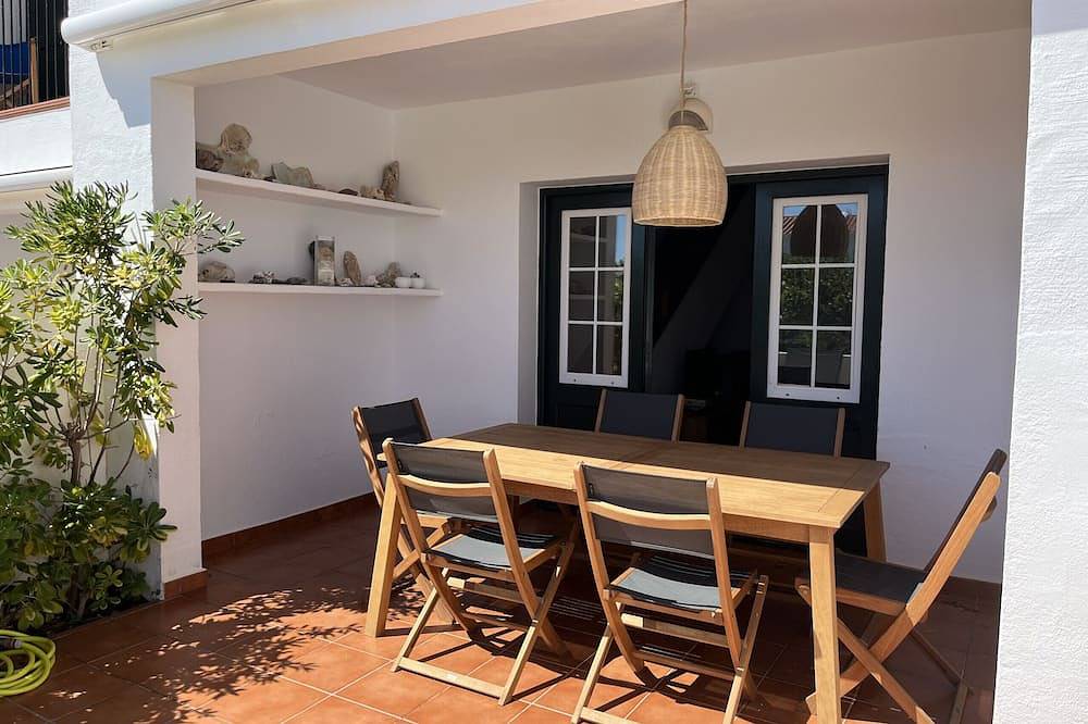Superb house in quiet area 100 m far from the sea in Fornells, Es Mercadal
