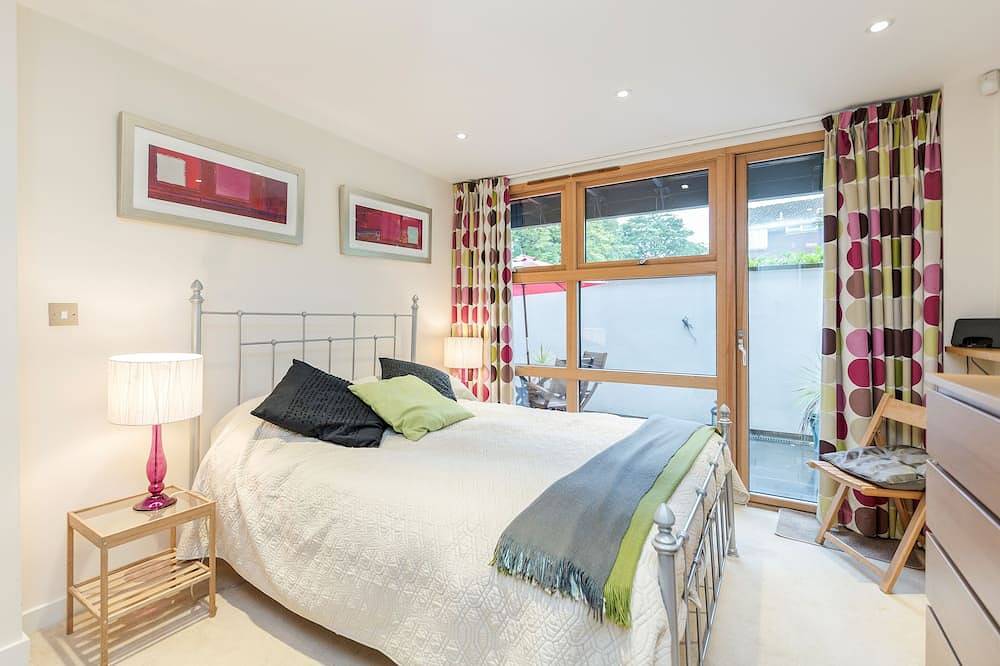 Very Stylish contemporary house within the Centre of Winchester in Winchester, South Downs