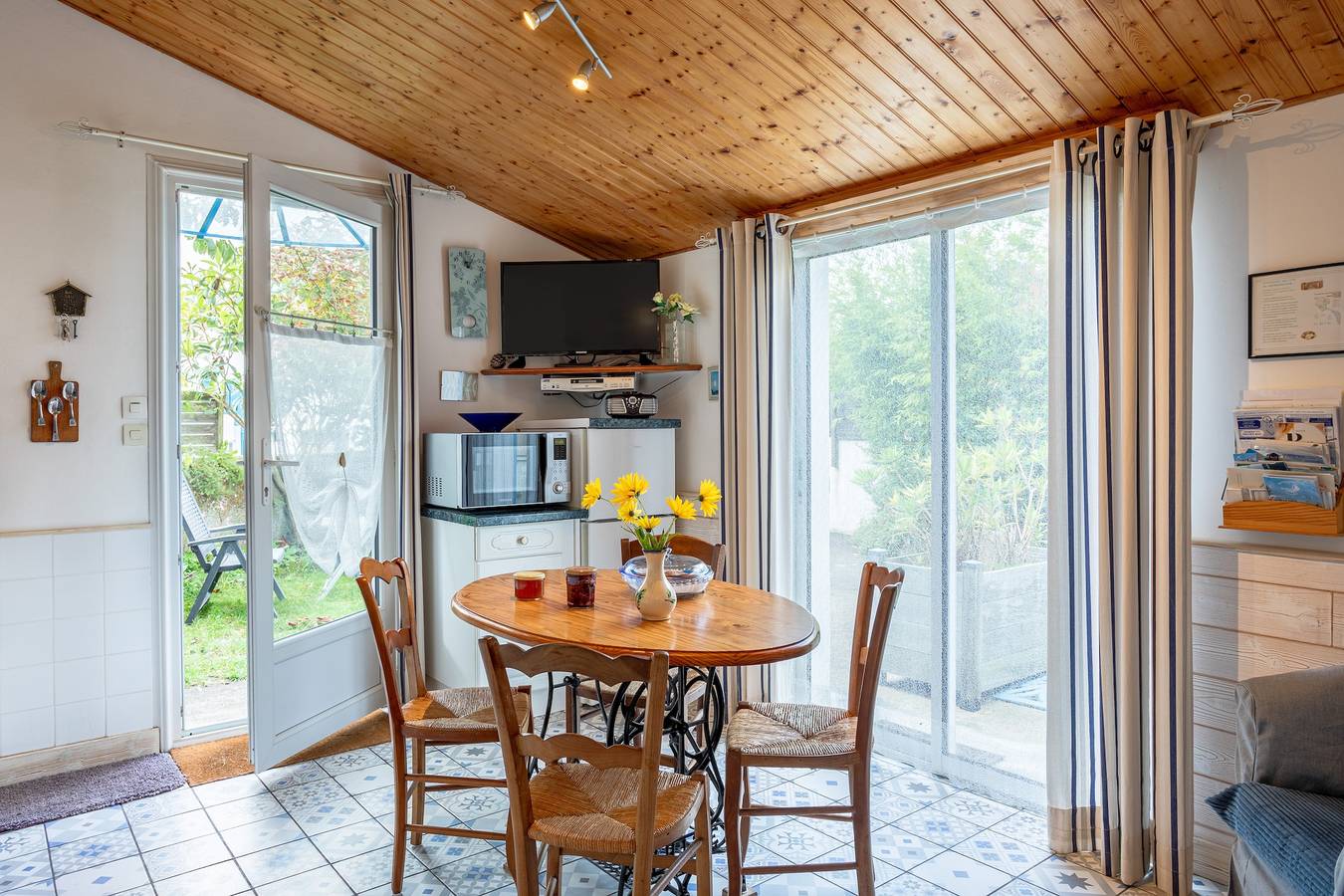 Maison de vacances 'Gîte Tout Confort 500m Plage' avec terrasse privée et jardin privé in L'Épine, Noirmoutier