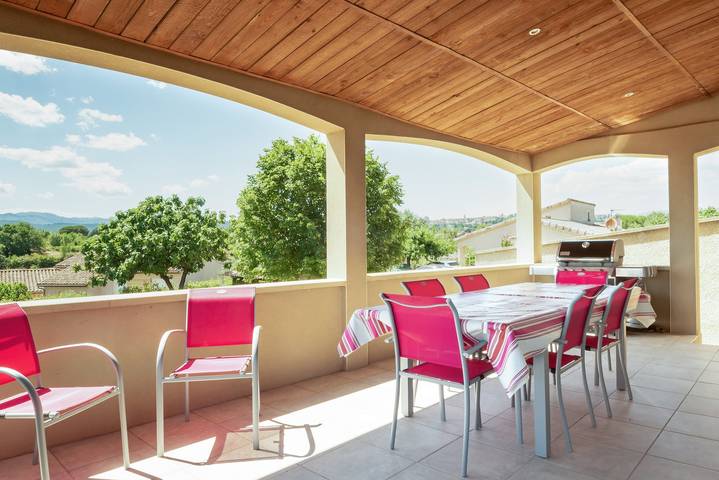 Location de vacances pour 7 personnes, avec piscine ainsi que jardin et terrasse à Aubenas - 4