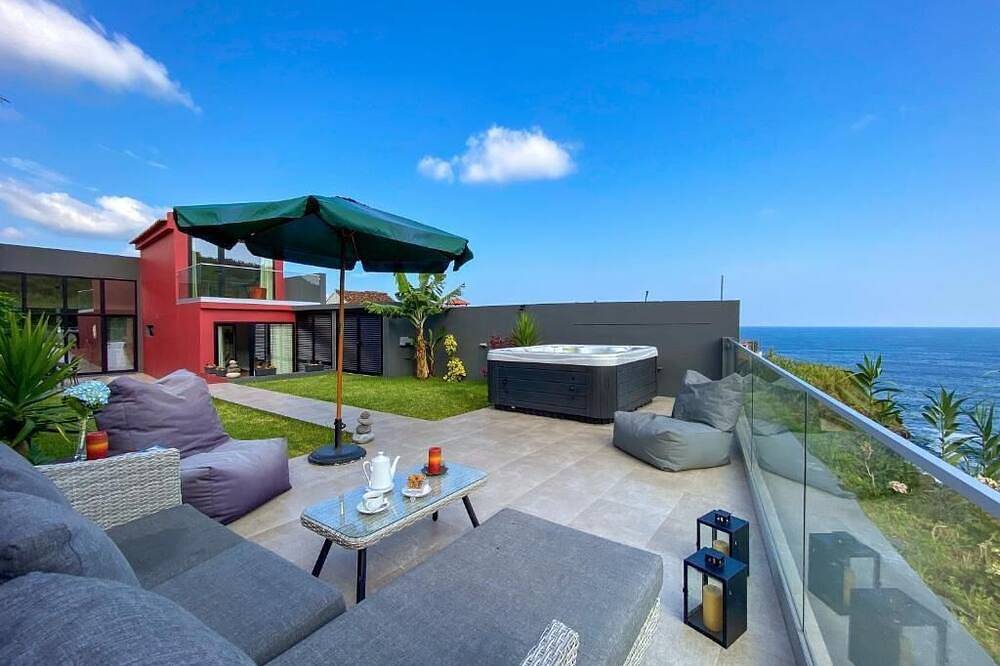 Terra Vivaz - Porto Bay Villa -\nocean and Mountain view in São Miguel Island, Porto Formoso