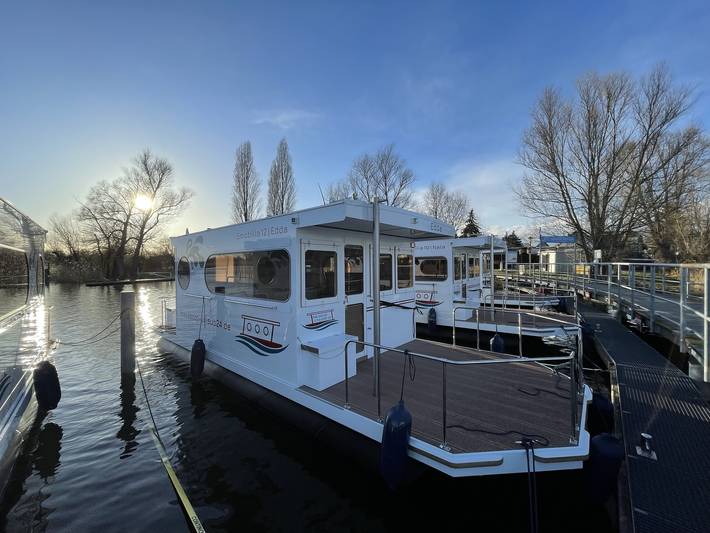 Boot 'Hausboot Edda' mit privater Terrasse und Wlan in Wildau, Dahme-Seengebiet
