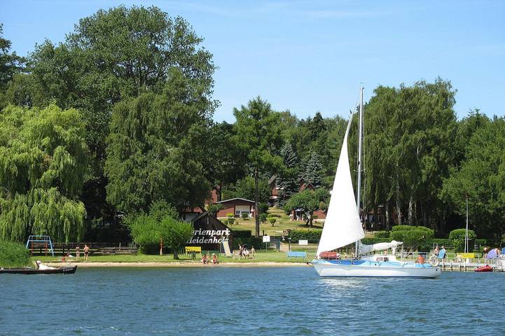 Ferienhaus für 2 Personen, mit Terrasse und Pool sowie Sauna in Plau am See