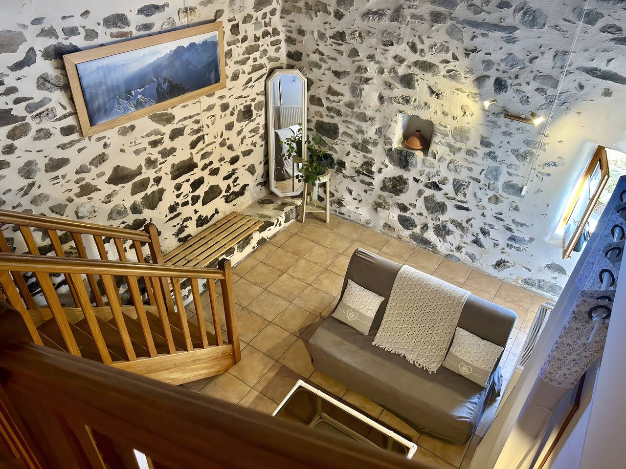 Au pied du château - parking wifi jardin - clg savoie in Saint-Pierre-d'Albigny, Région de Chambéry