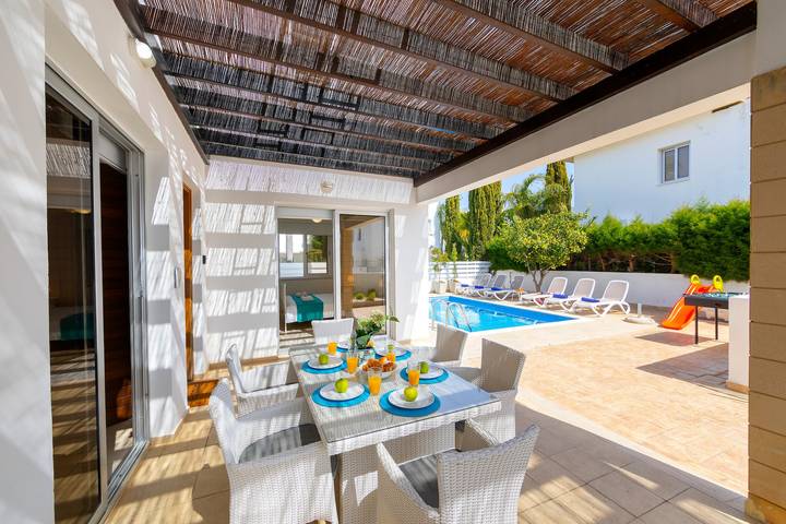 Villa für 7 Personen, mit Balkon und Garten - 1