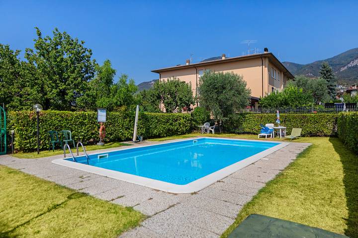 Location de vacances pour 6 personnes, avec terrasse à Toscolano-Maderno