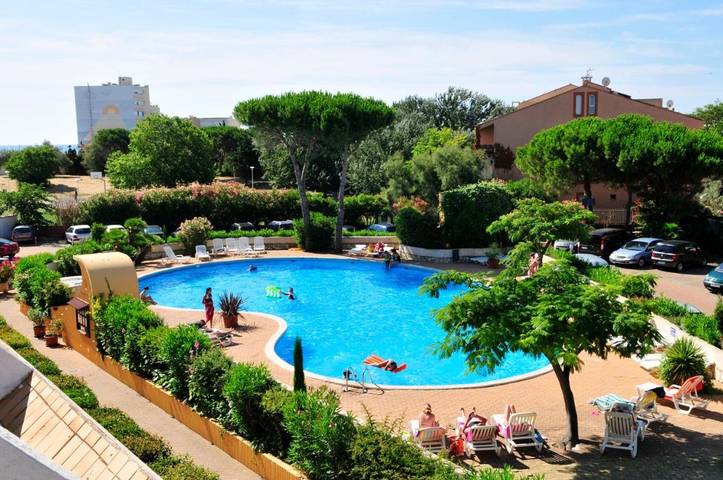Appart’hôtel pour 4 personnes, avec Balcon et Terrasse ainsi que Piscine et Vue dans Plage de Carnon