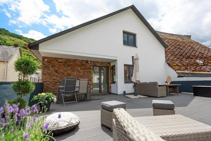 Vakantiehuis voor 4 personen, met Terras en Uitzicht in Senheim