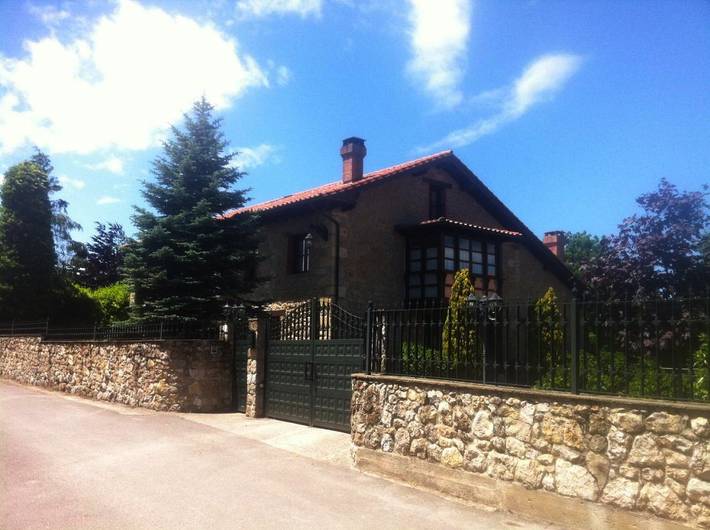 Casa de vacaciones para 16 personas, con vistas además de piscina y jardín - 1