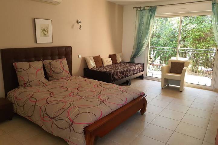 Chambre d’hôte pour 4 personnes, avec piscine et jardin à Aubais - 2