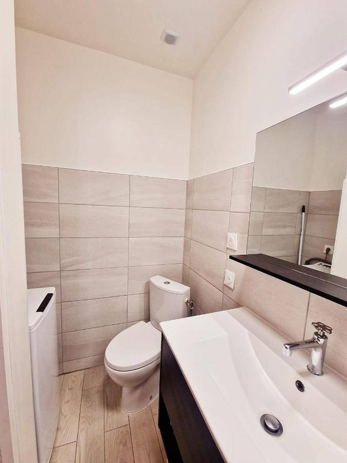 Appartement entier, One-Bedroom Apartment in Villefranche-sur-Saône, Beaujolais