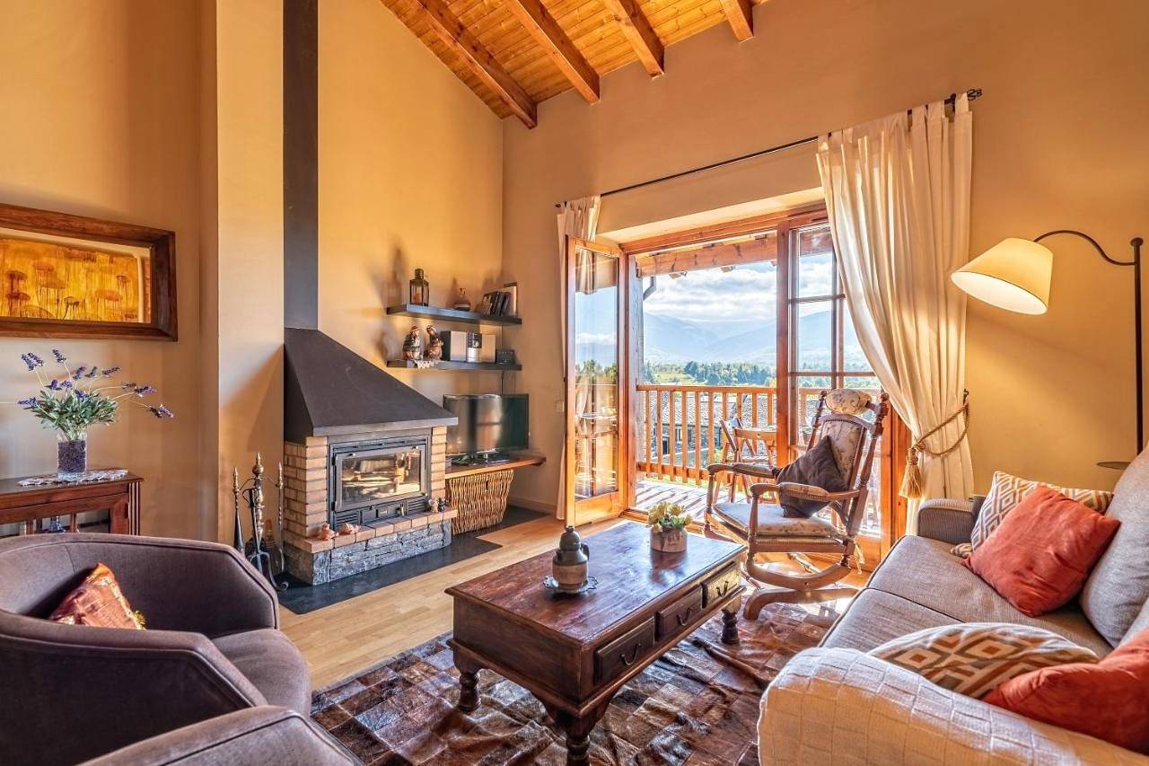 Five-Bedroom House in Estavar, Parque Natural Regional de los Pirineos Catalanes
