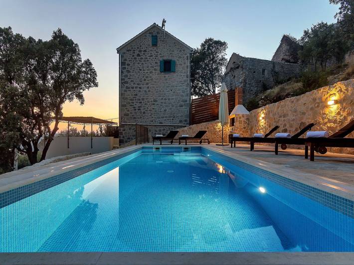 Ferienhaus für 8 Personen, mit Terrasse und Garten sowie Ausblick in Zaostrog