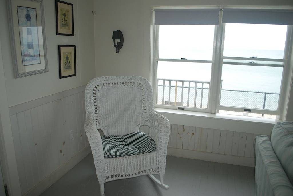 Haus am Meer im Nantucket-Stil direkt an einem Sandstrand in Marshfield, Massachusetts