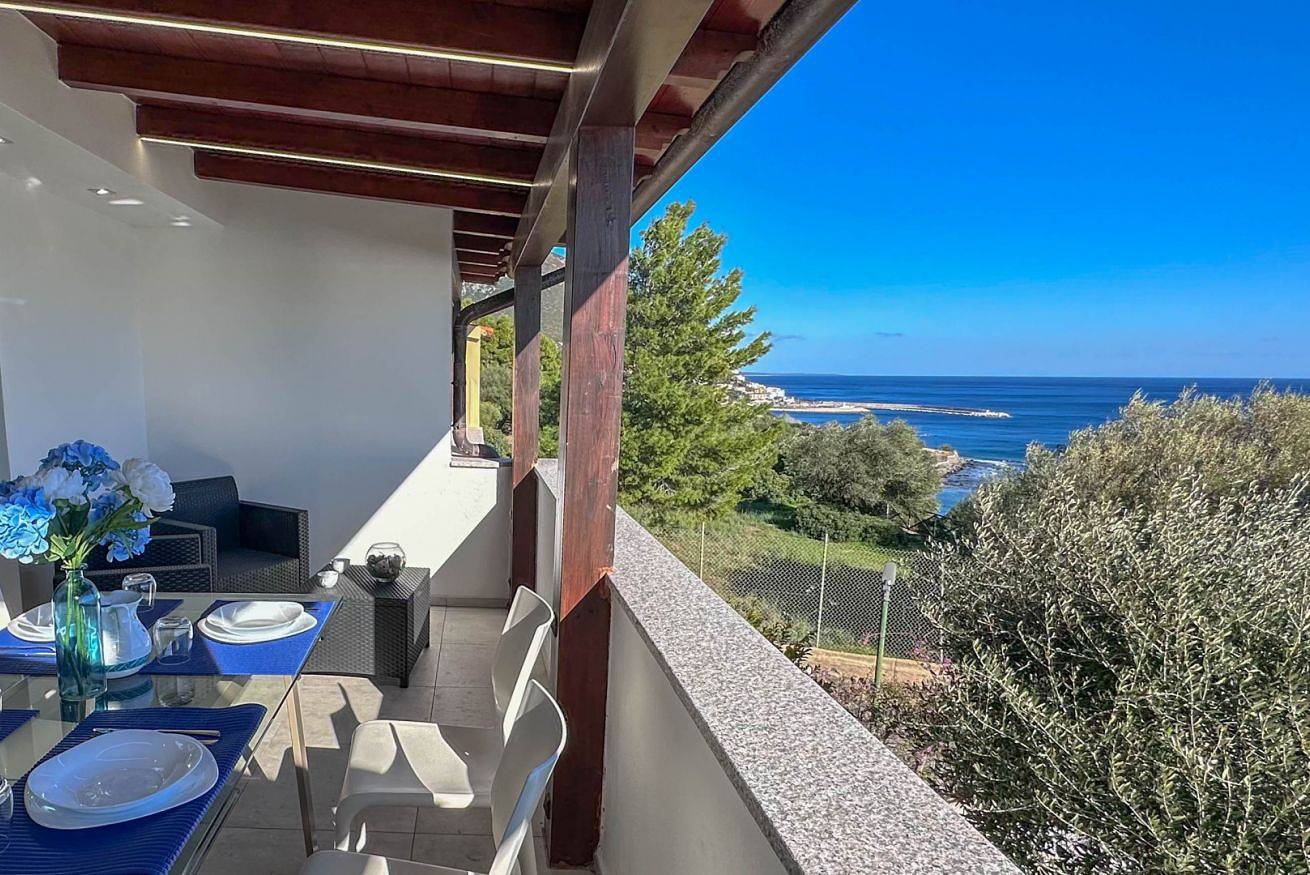 Apartamento entero, Mama House con vistas al mar y A/C in Cala Gonone, Dorgali
