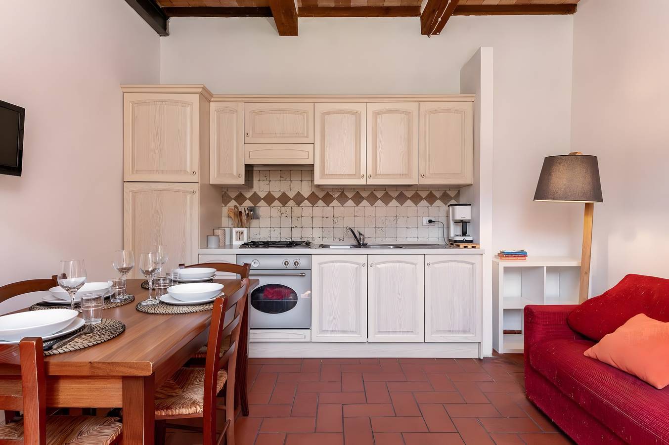 Apartamento entero, Apartamento 'Vicolo del Corso - Duomo' con terraza compartida y Wi-Fi in Massa Marittima, Provincia de Grosseto