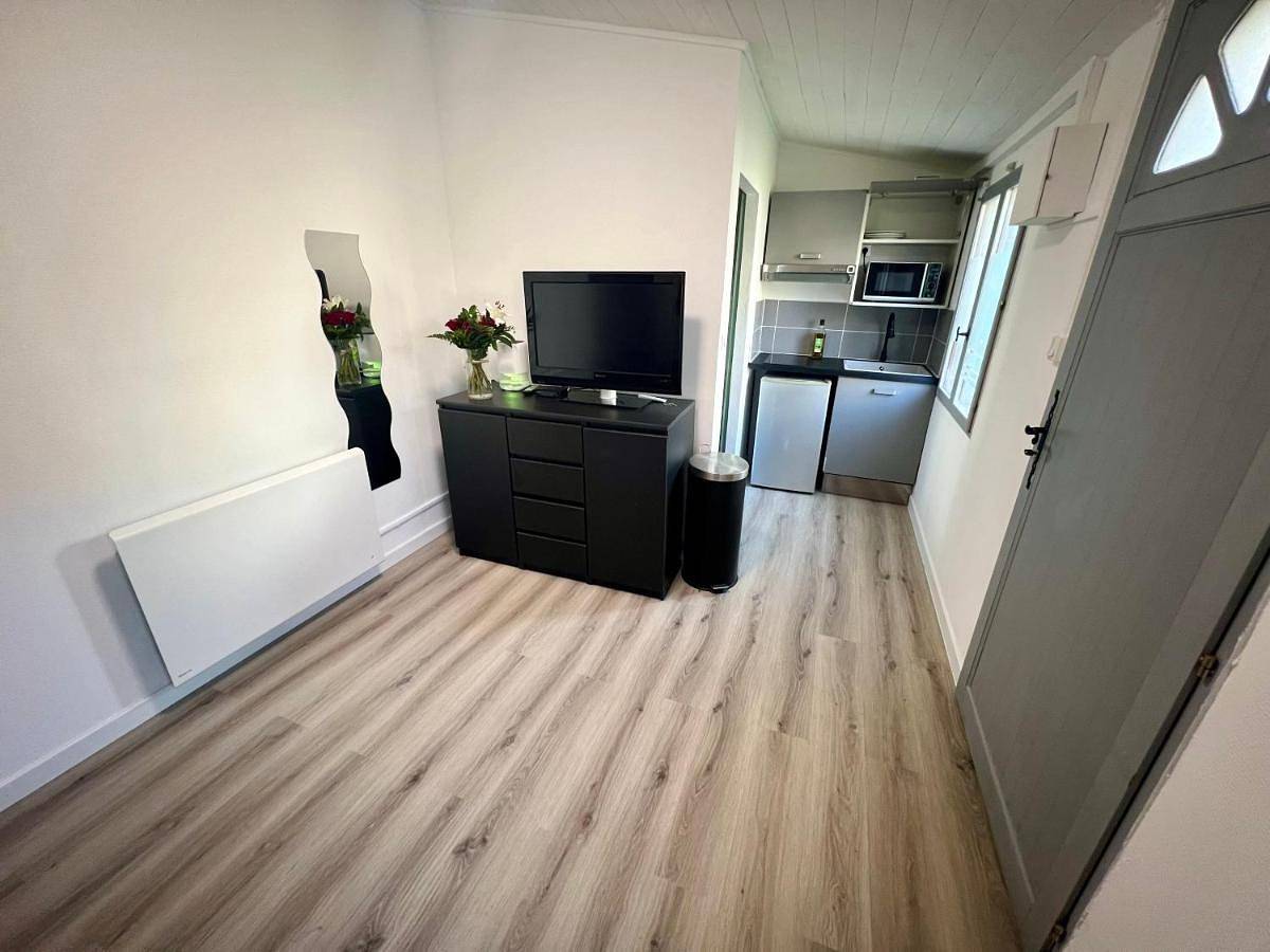 Appartement entier, Mini House in Boussy-Saint-Antoine, Essonne