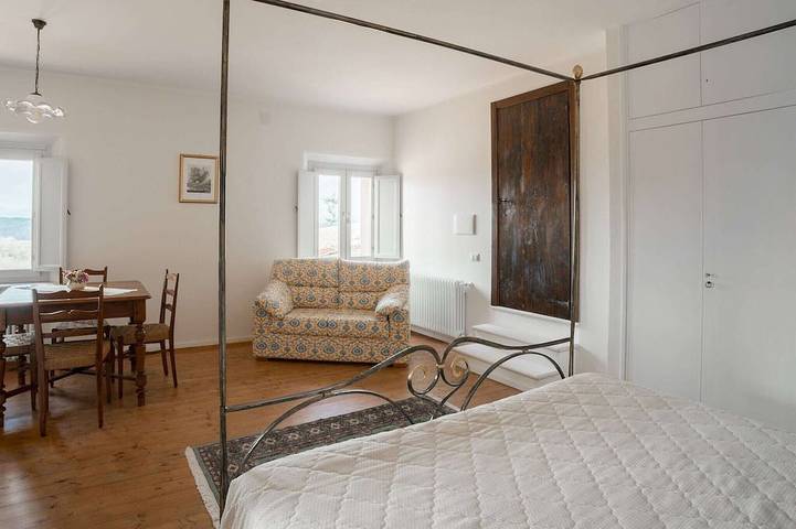 Appartement entier, Charme ombrien avec piscine en plein air in Collazzone, Province de Pérouse