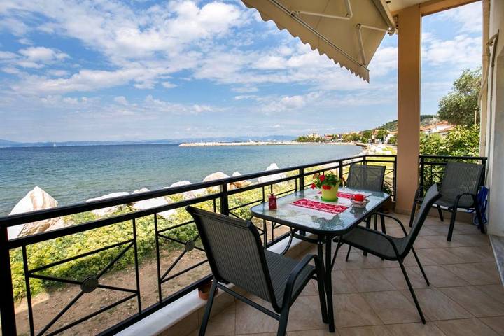 Ferienwohnung für 6 Personen, mit Balkon und Terrasse sowie Ausblick auf Thassos