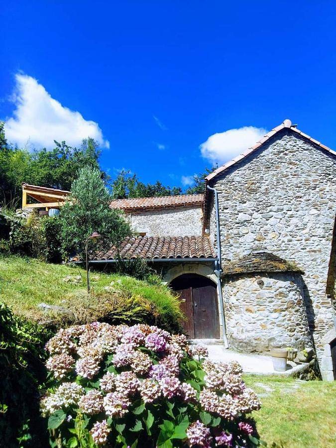 Location de vacances pour 8 personnes, avec jardin et vue, animaux acceptés à Sénéchas