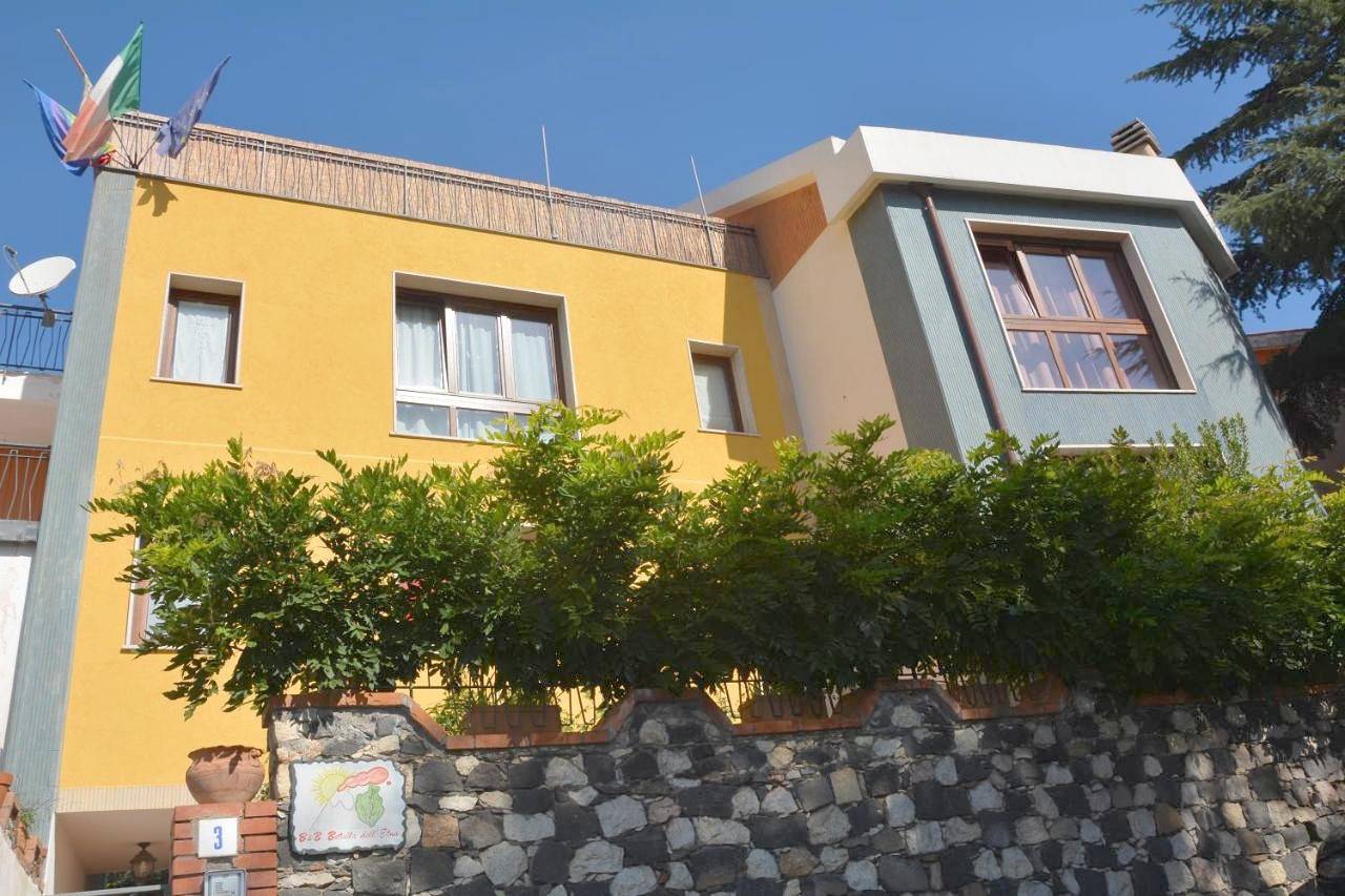 Double Room with Balcony in Mascalucia, Etna