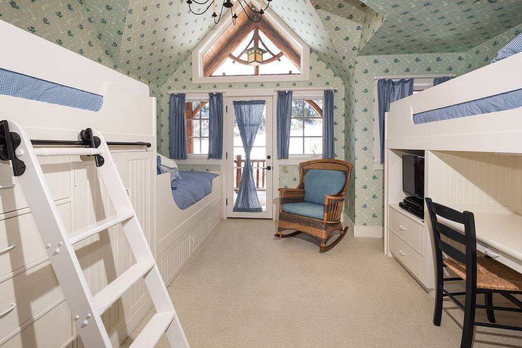 Log Cabin for 18 People in Snowmass Village, Northwest Colorado