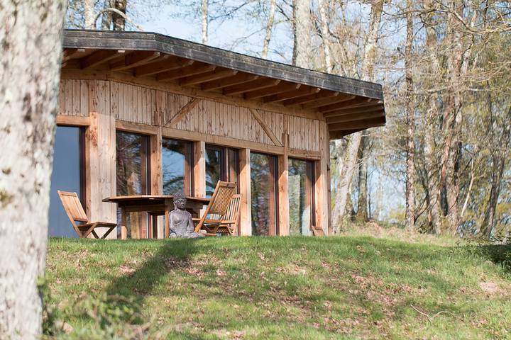 Gîte pour 5 personnes, avec sauna ainsi que piscine et jacuzzi, adapté aux familles