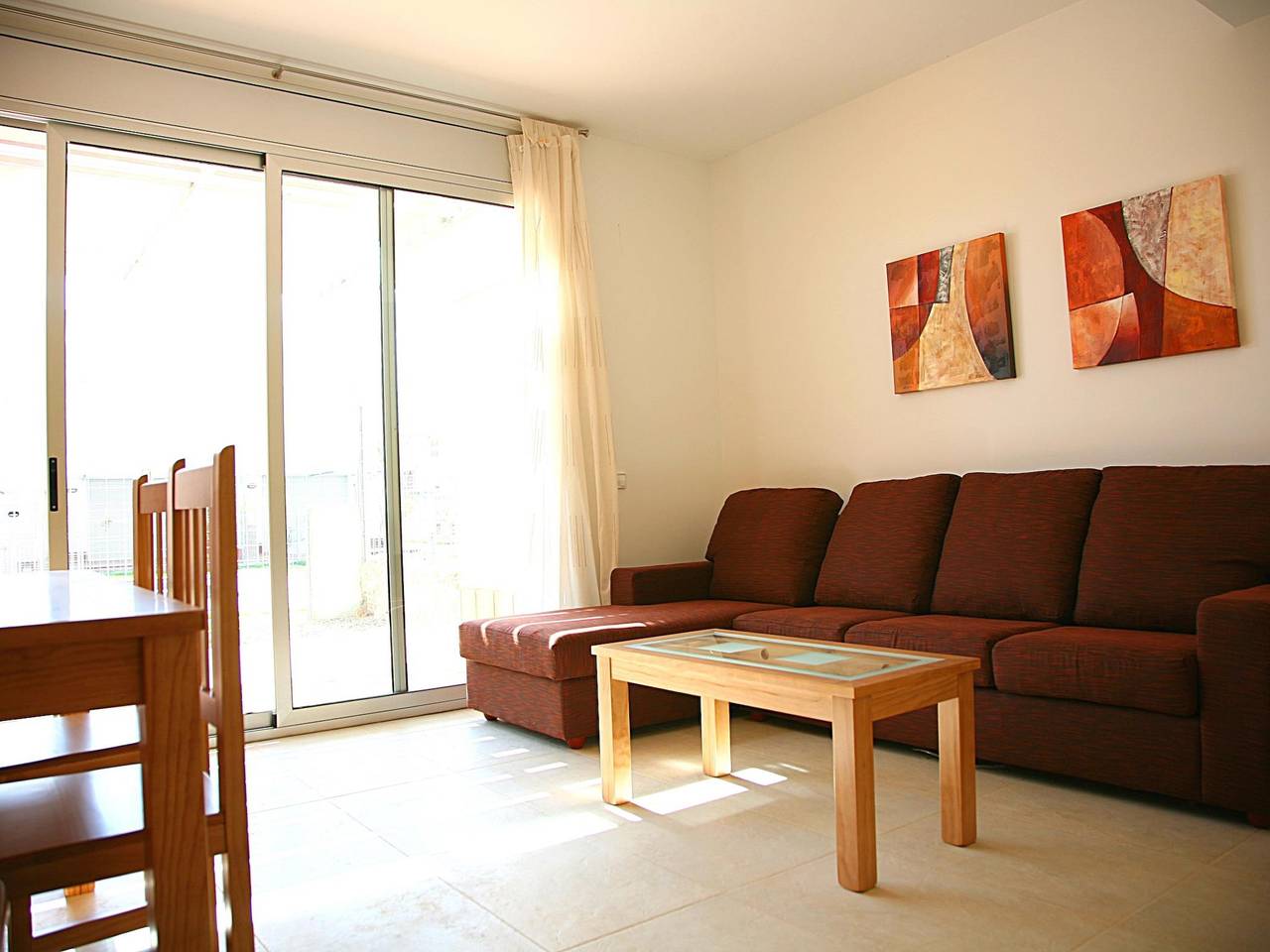 Large houses with terrace and pool for 6 people. Ref.via augusta-6 in Creixell, Costa Dorada