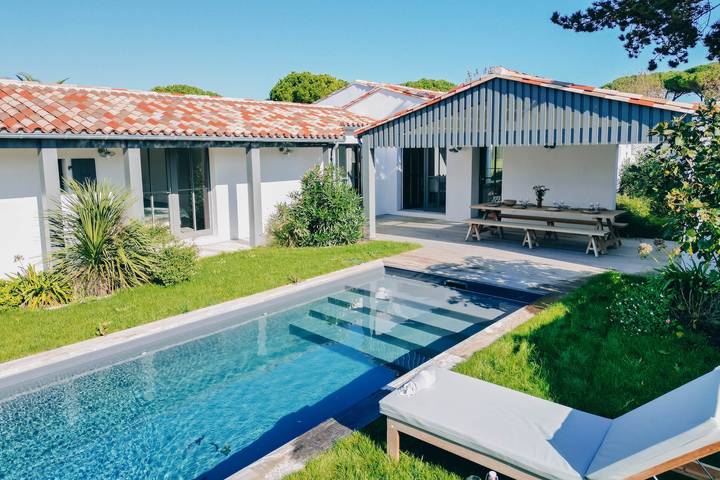 Villa for 16 people, with garden and terrace in Ile de Re