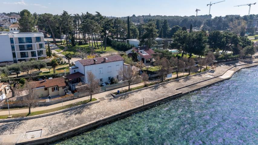 Ferienhaus mit Meerblick für 8 Personen, mit Garten und Balkon in Poreč