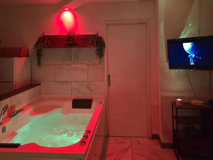 Apartamento de vacaciones para 4 personas, con balcón y jacuzzi - 1