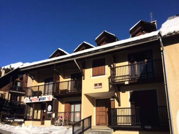 Gîte pour 8 personnes, avec balcon, adapté aux familles dans Office De Tourisme De Montgenevre - 2