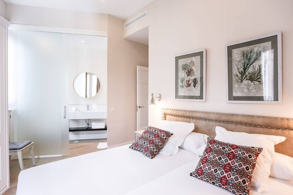 Ganze Wohnung, Beautiful 4 bedroom apt. a few meters from the Cathedral with stunning terrace in Casco Antiguo, Sevilla