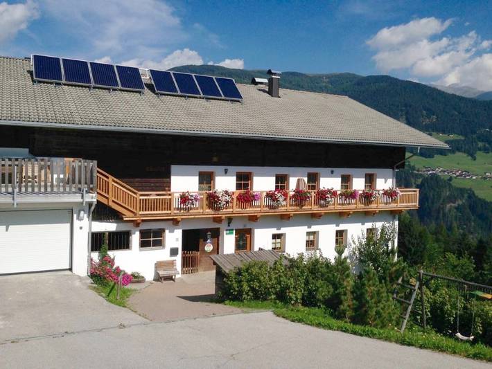 Ferienwohnung für 5 Personen, mit Balkon und Terrasse sowie Garten und Ausblick