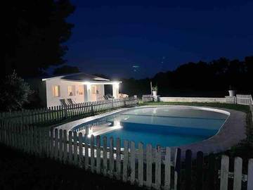 Gîte pour 2 personnes, avec jardin et piscine ainsi que terrasse et vue à Candeleda