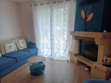 Gîte pour 8 personnes, avec vue sur le lac et jardin, animaux acceptés à Château-Chervix