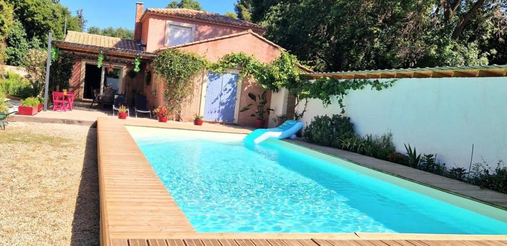 Alojamiento y desayuno para 2 personas, con vistas y jardín además de terraza y piscina - 1