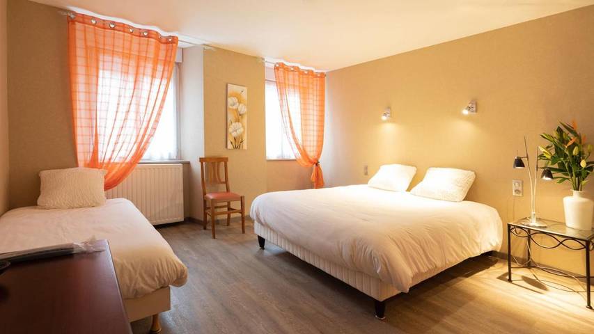 Hôtel pour 2 personnes, avec sauna ainsi que jardin et jacuzzi, animaux acceptés à Bort-les-Orgues - 3