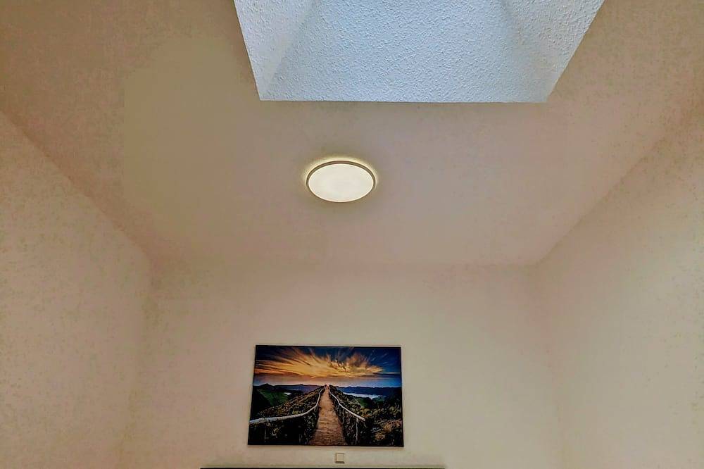 Entire apartment, Unsere Neuerbaute Ferienwohnung \"ekhof\" Befindet Sich Direkt am Schloßpark in Gotha, Gotha region