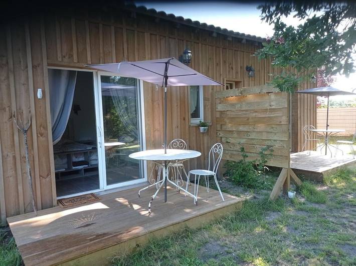 Chambre d’hôte pour 2 personnes, avec Terrasse et Jardin ainsi que Piscine et Vue
