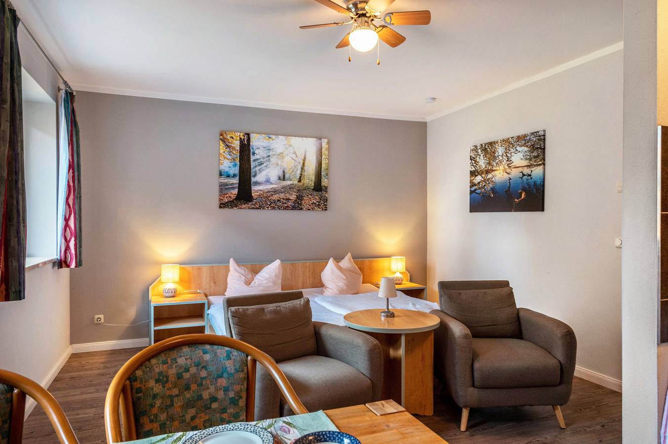 Ganzes Studio, Einzimmerapartment 'Fewo Inselblick - Am Schweriner See' mit Seeblick, privater Terrasse und Wi-Fi in Flessenow, Dobin am See